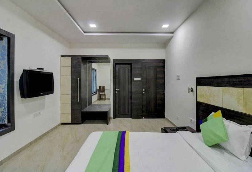 חדר דלוקס, Treebo Seven Suites