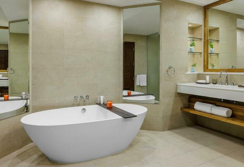 سوییت جونیور, Aurora Anguilla Resort & Golf Club