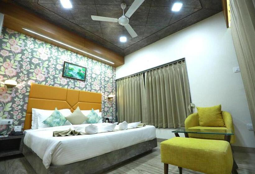 带大床的标准间, The Grand Ladhukara