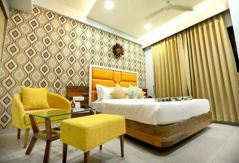 带大床的高级房间, The Grand Ladhukara