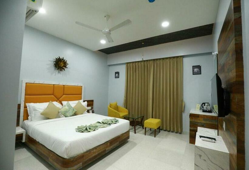 带大床的标准间, The Grand Ladhukara