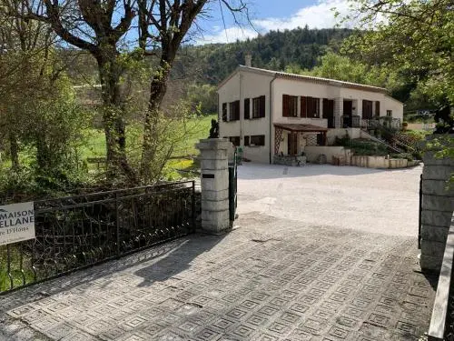 テラス付きスタンダードワンルーム, Maison Castellane Chambre D Hotes B&b