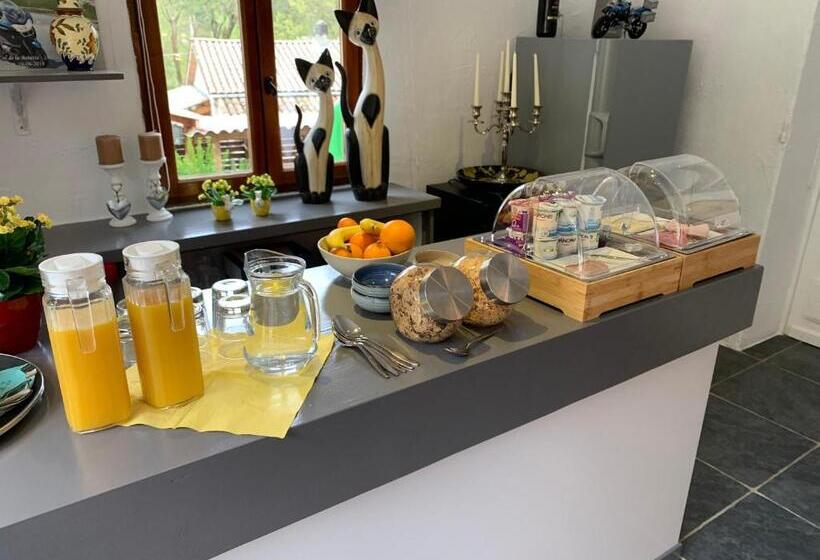 침실 1개 풀장 전망 아파트, Maison Castellane Chambre D Hotes B&b