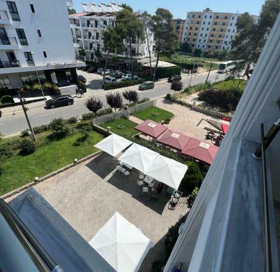 Номер Deluxe с Балконом, Antik