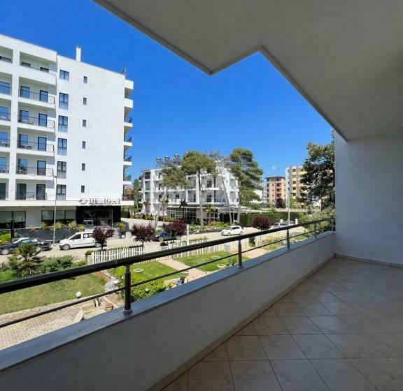 Апартаменты 1 Спальня с Балконом, Antik