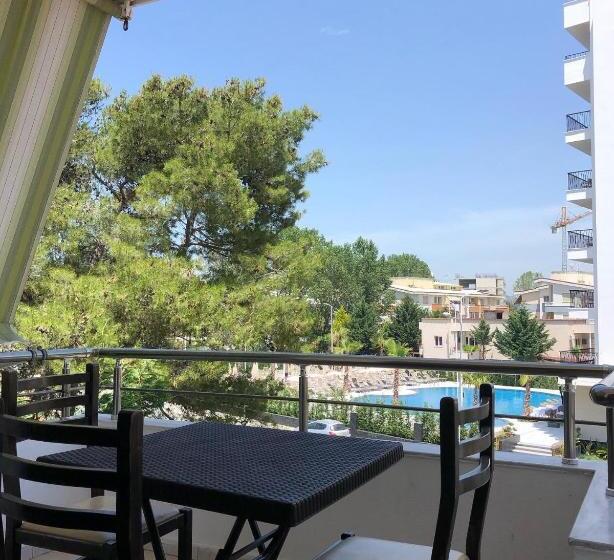 Номер Deluxe, Antik