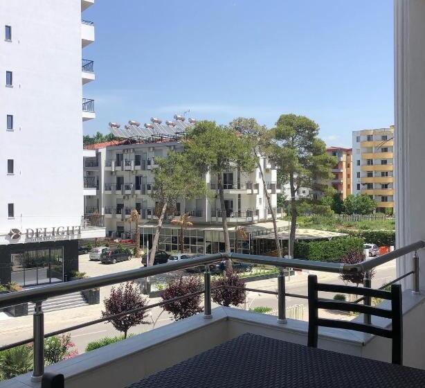 Номер Deluxe, Antik