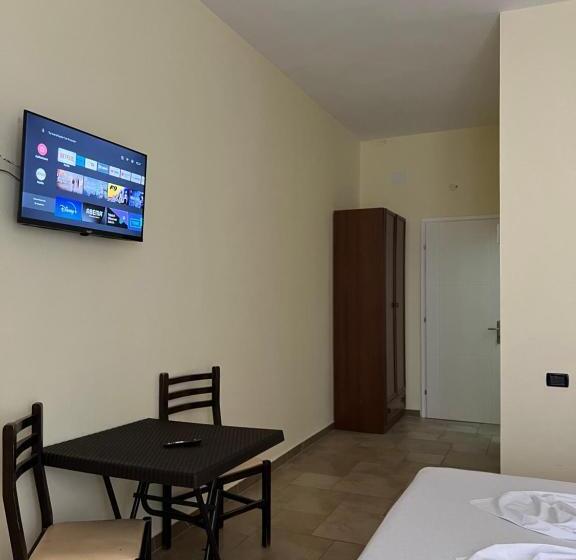 Номер Deluxe, Antik