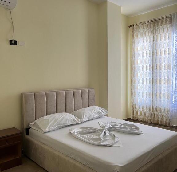 Номер Deluxe, Antik