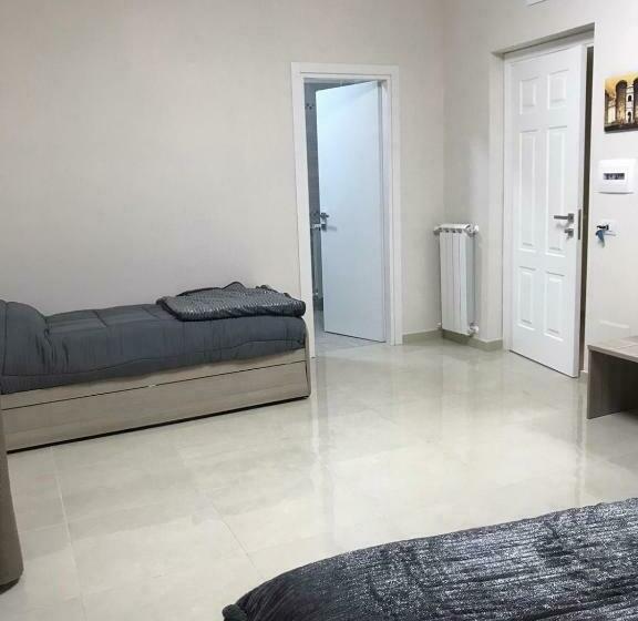 سوییت لوکس, Costa Apartment Naples