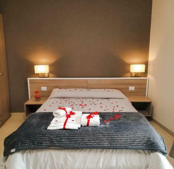 سوییت لوکس, Costa Apartment Naples