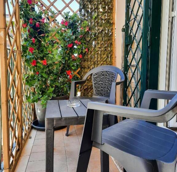 اتاق راحتی سه تخته, Costa Apartment Naples