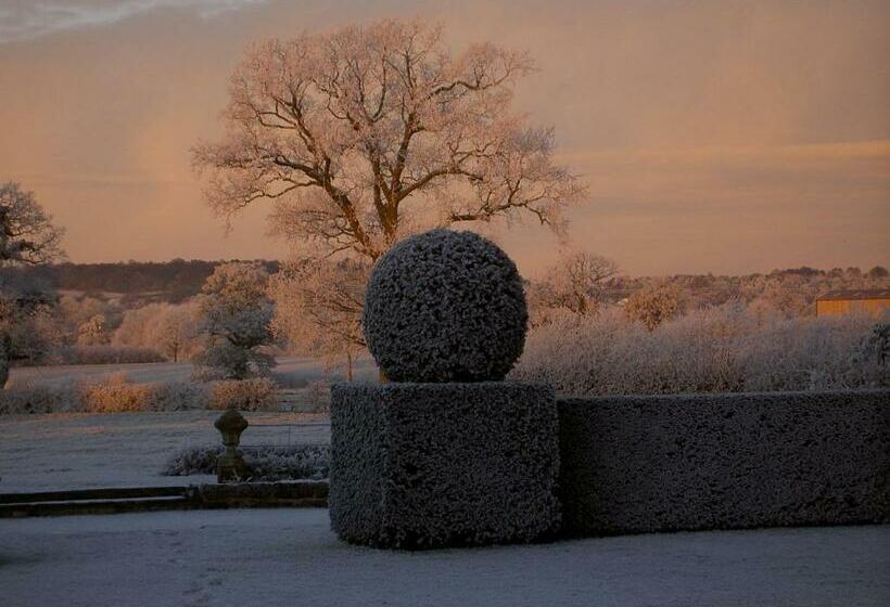 Хижина, Manor Farm Egerton