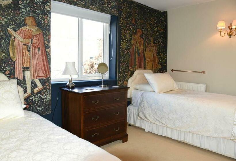 Хижина, Manor Farm Egerton