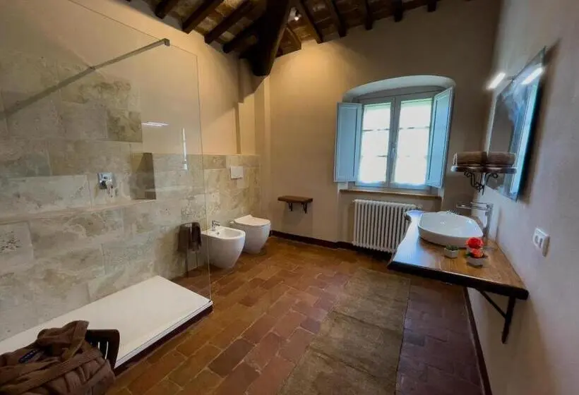 Villa 1 Makuuhuone Puutarhanäkymä, Agriturismo Villa La Fontina