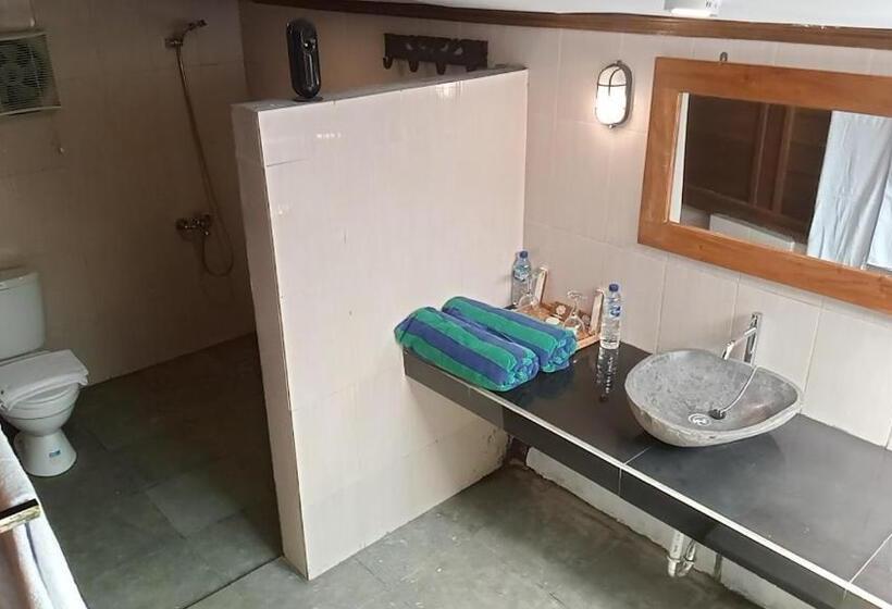 디럭스 스위트 킹 침대, Cersen Resort Lombok