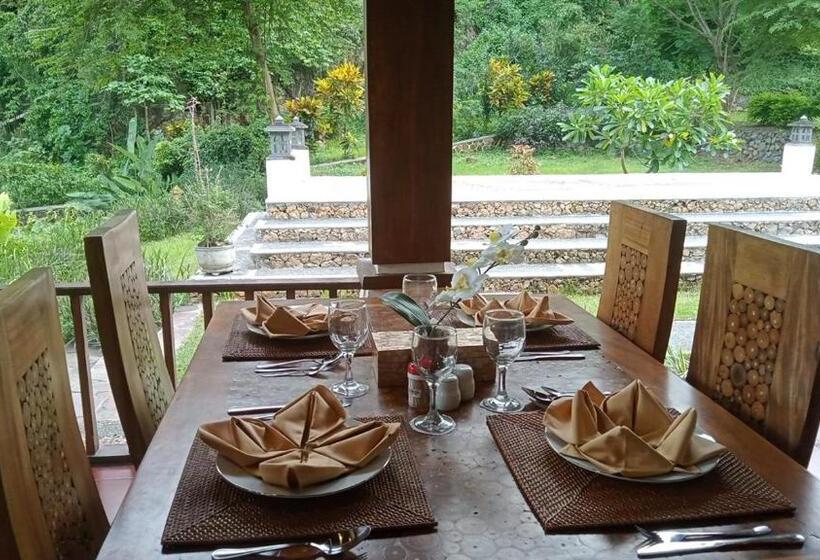キングサイズベッドのデラックススイート, Cersen Resort Lombok