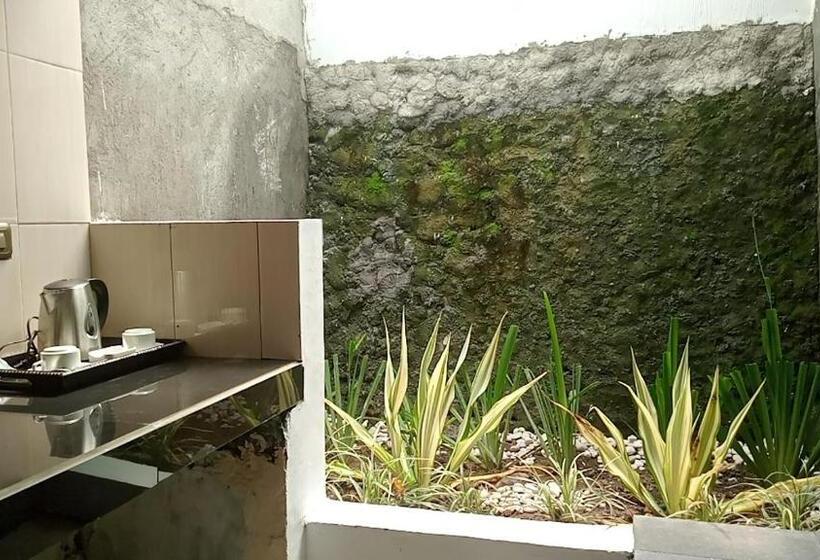 디럭스 스위트 킹 침대, Cersen Resort Lombok