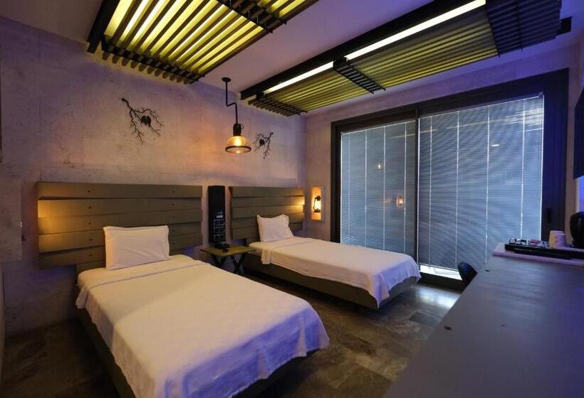 プールビュースタンダードルーム, Kosa Otel çeşme