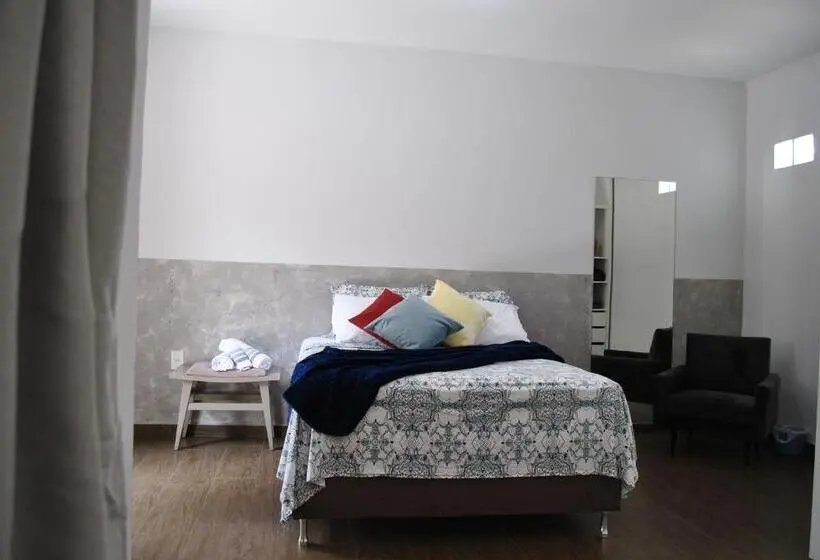 Deluxe-huone, Grey House