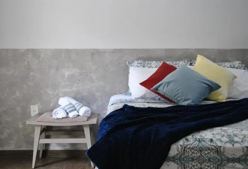 Deluxe-huone, Grey House