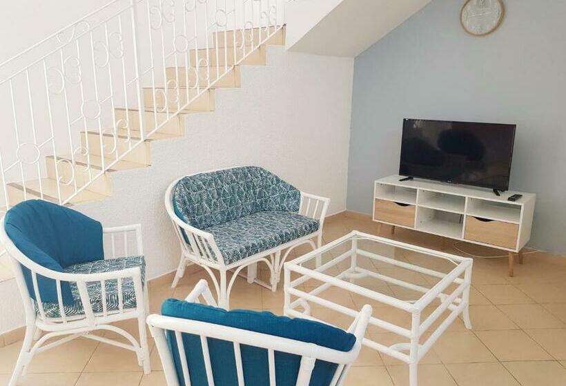 بنگله خانوادگی, La Perla Holiday Apartments