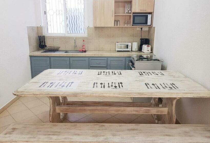 بنگله خانوادگی, La Perla Holiday Apartments