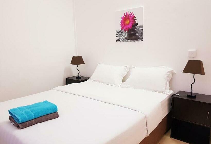 بنگله خانوادگی, La Perla Holiday Apartments