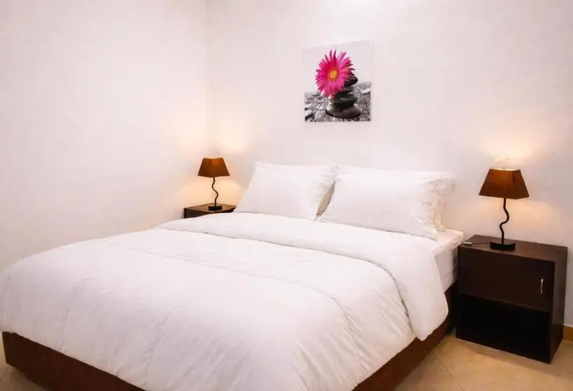 بنگله خانوادگی, La Perla Holiday Apartments