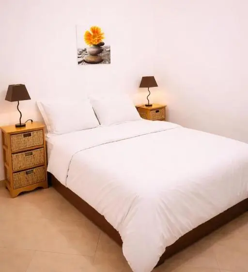 بنگله خانوادگی, La Perla Holiday Apartments