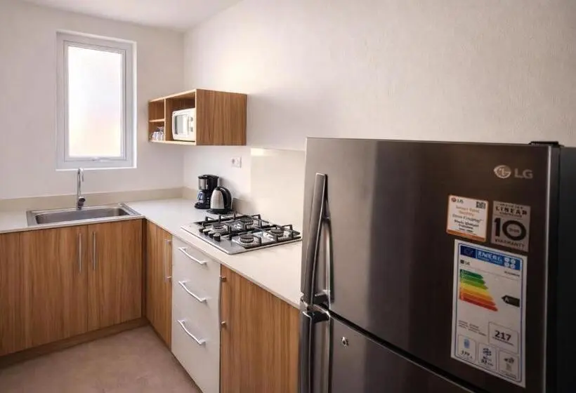 اتاق استاندارد با بالکن, La Perla Holiday Apartments