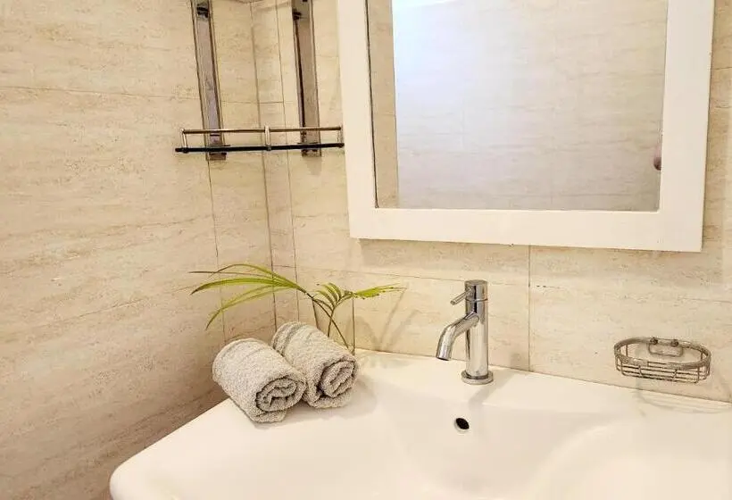 استودیوی استاندارد, La Perla Holiday Apartments