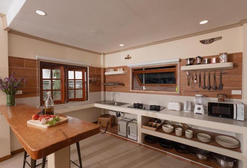 Вилла 1 Спальня, Three Rare & Private Front Beach Villas