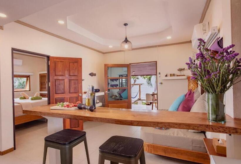 Вилла 1 Спальня, Three Rare & Private Front Beach Villas