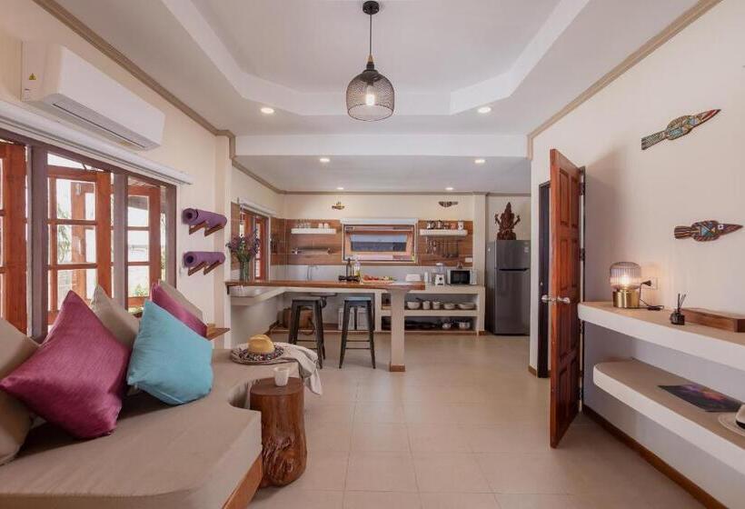 Вилла 1 Спальня, Three Rare & Private Front Beach Villas