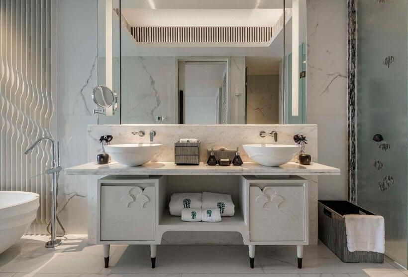 סוויטה עם בריכה, Banyan Tree Krabi