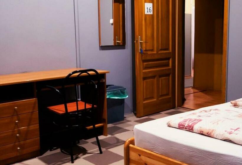 اتاق استاندارد با سرویس بهداشتی مشترک, Deep Guest House