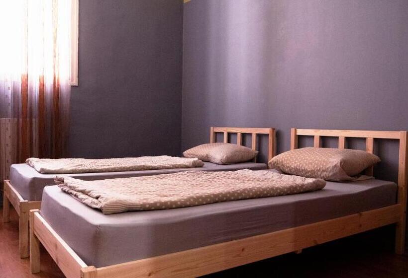 اتاق استاندارد با سرویس بهداشتی مشترک, Deep Guest House