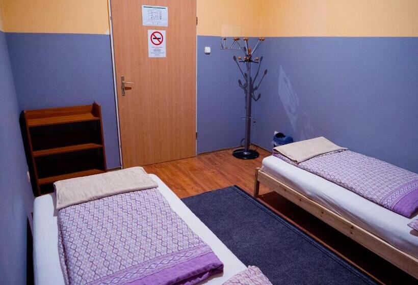 اتاق استاندارد با سرویس بهداشتی مشترک, Deep Guest House