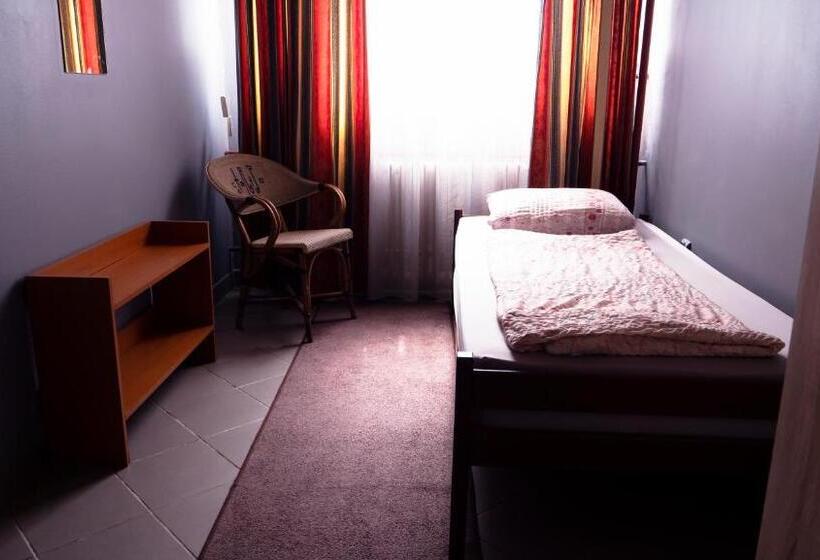 اتاق استاندارد یک تخته با سرویس بهداشتی مشترک, Deep Guest House