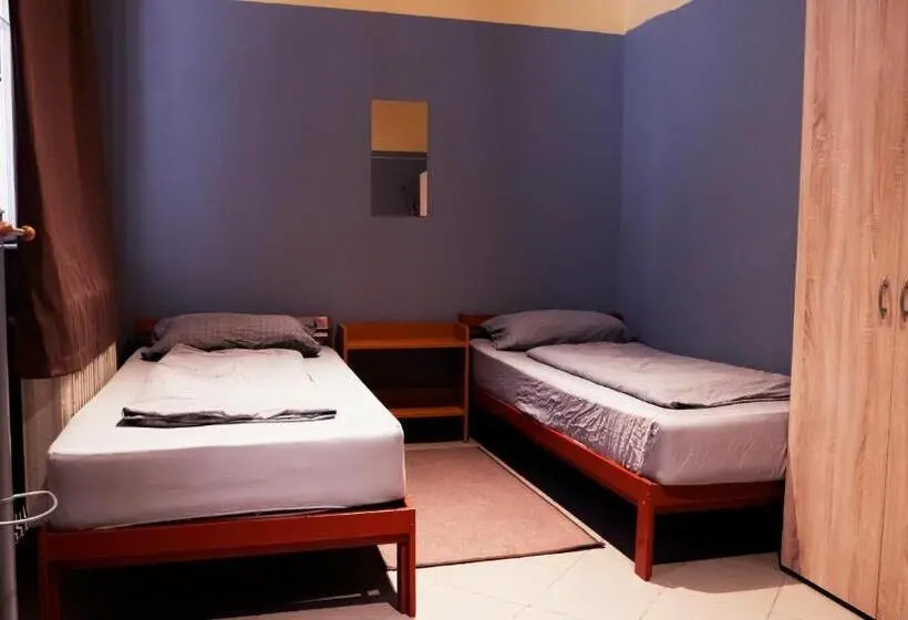 Standard 3 Bett Zimmer Geteiltes Bad, Deep Guest House