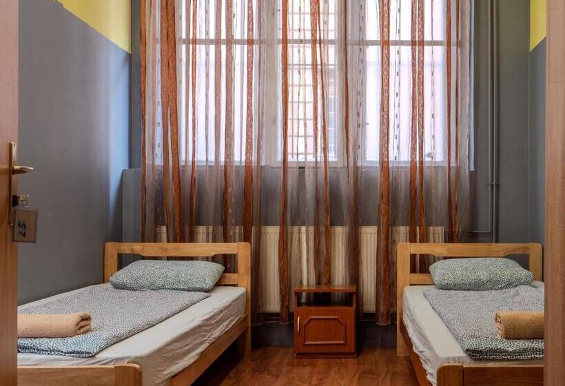 اتاق استاندارد با سرویس بهداشتی مشترک, Deep Guest House