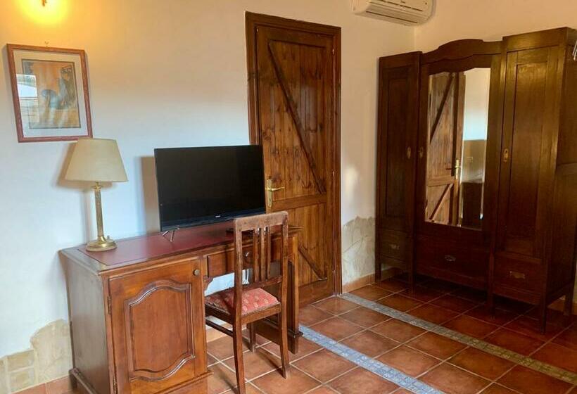 Номер Стандарт Трехместный, Aranceto Hotel Agriturismo