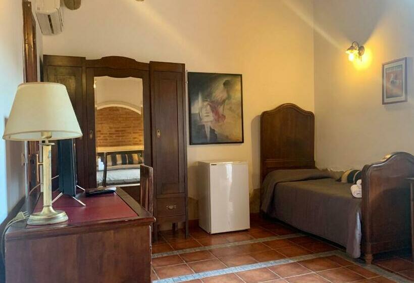 Pokój Standard Trzyosobowy, Aranceto Hotel Agriturismo