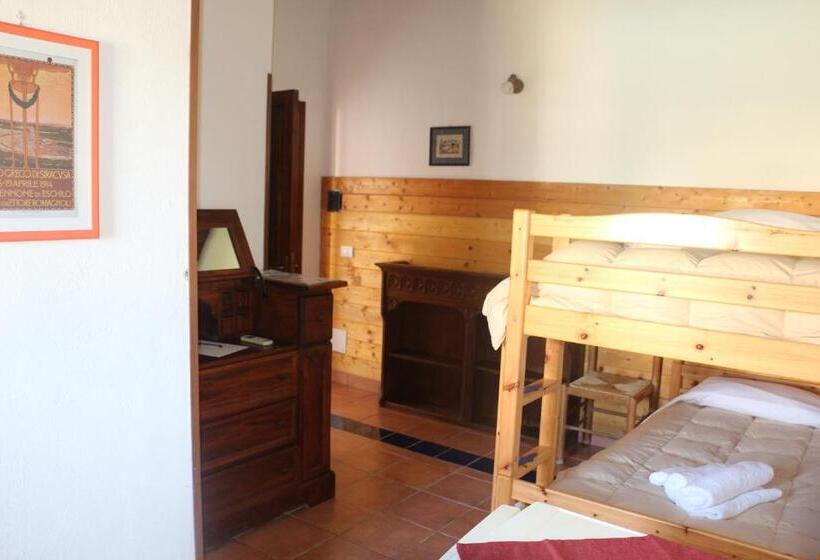 Pokój Czteroosobowy Standard, Aranceto Hotel Agriturismo