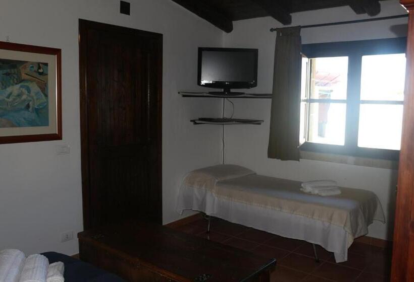 Pokój Czteroosobowy Standard, Aranceto Hotel Agriturismo