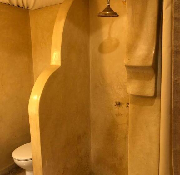 Superior Tent, Manzil La Tortue