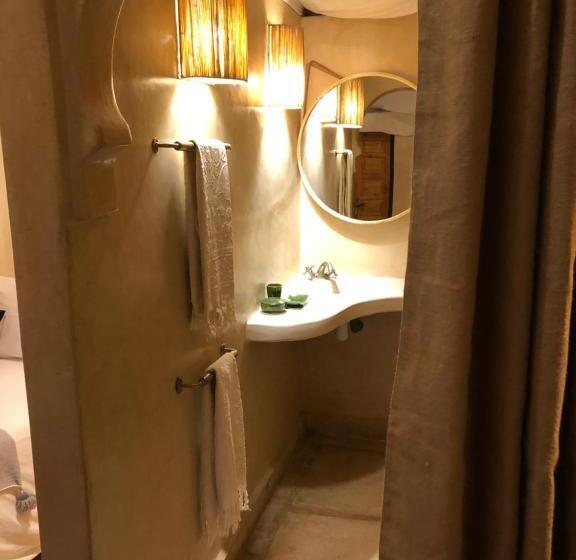 Superior Tent, Manzil La Tortue