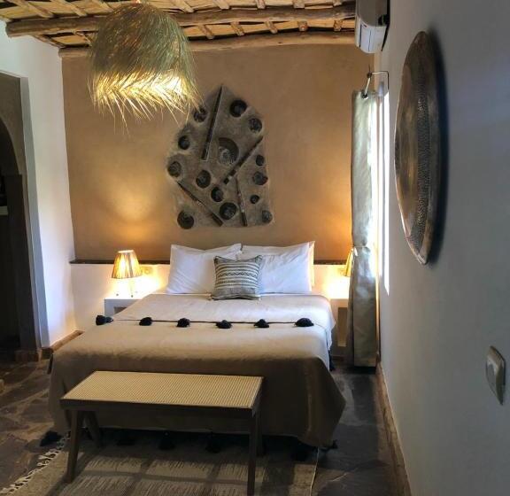 חדר סטנדרט לשלושה, Manzil La Tortue