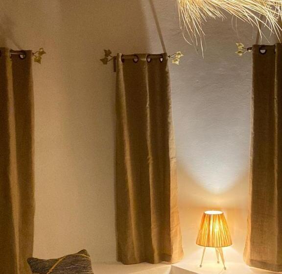 חדר סטנדרט לשלושה, Manzil La Tortue